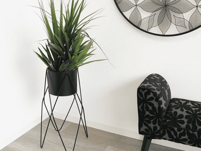 生活雑貨<br />
(コップ・食器・キッチン用品・プランター等)